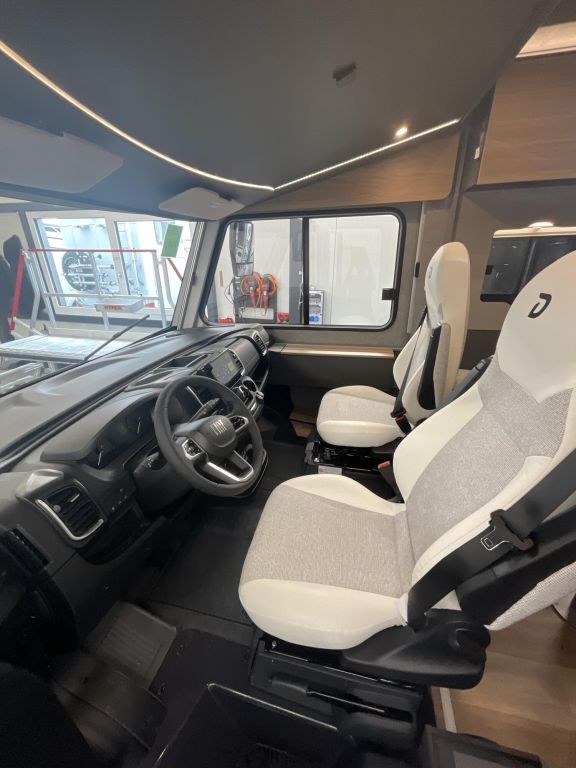DETHLEFFS I 7057 EBL Ansicht 13 für Fahrzeugdetailseite