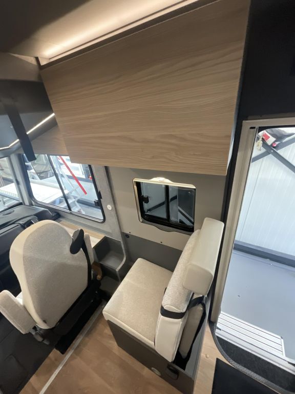 DETHLEFFS I 7057 EBL Ansicht 7 für Fahrzeugdetailseite