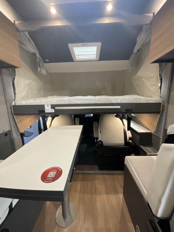 DETHLEFFS I 7057 EBL Ansicht 8 für Fahrzeugdetailseite
