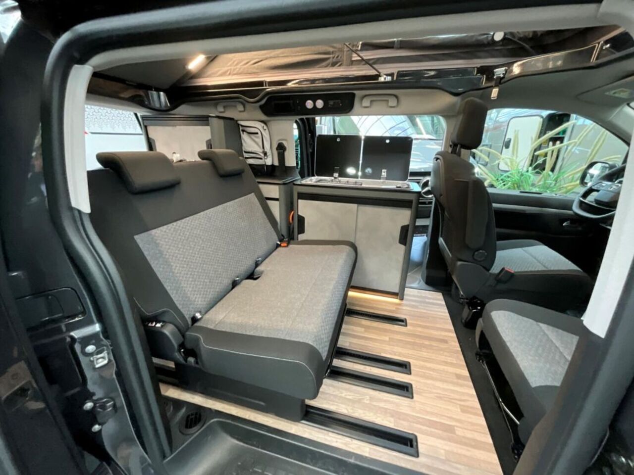 CROSSCAMP 5.0 F Kompakter CamperVan 4.95 m Ansicht 17 für Fahrzeugdetailseite