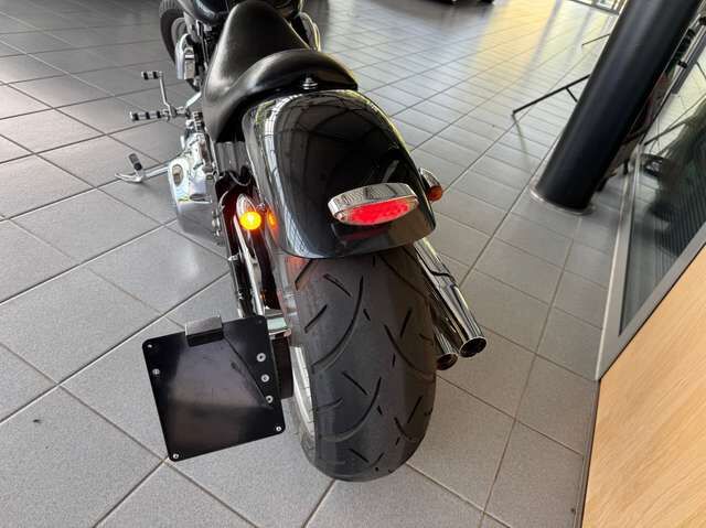 HARLEY-DAVIDSON Fat Boy FLSTF 2. Hand LED Einzelsitz seitl. Nummernschild Ansicht 12 für Fahrzeugdetailseite