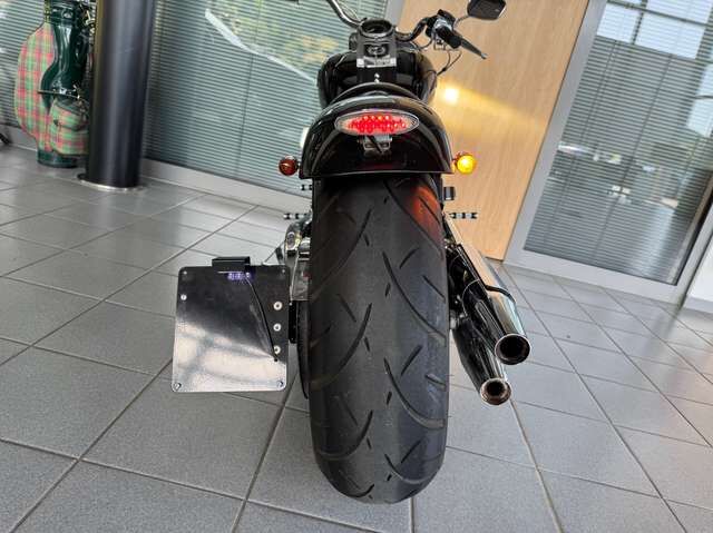 HARLEY-DAVIDSON Fat Boy FLSTF 2. Hand LED Einzelsitz seitl. Nummernschild Ansicht 15 für Fahrzeugdetailseite