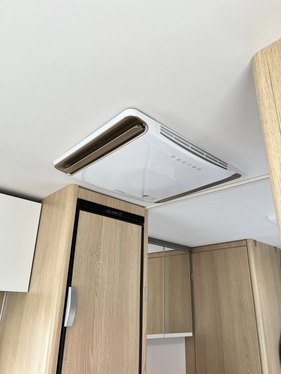 LMC 480 D mit Dachklimaanlag, Radträger Ansicht 14 für Fahrzeugdetailseite