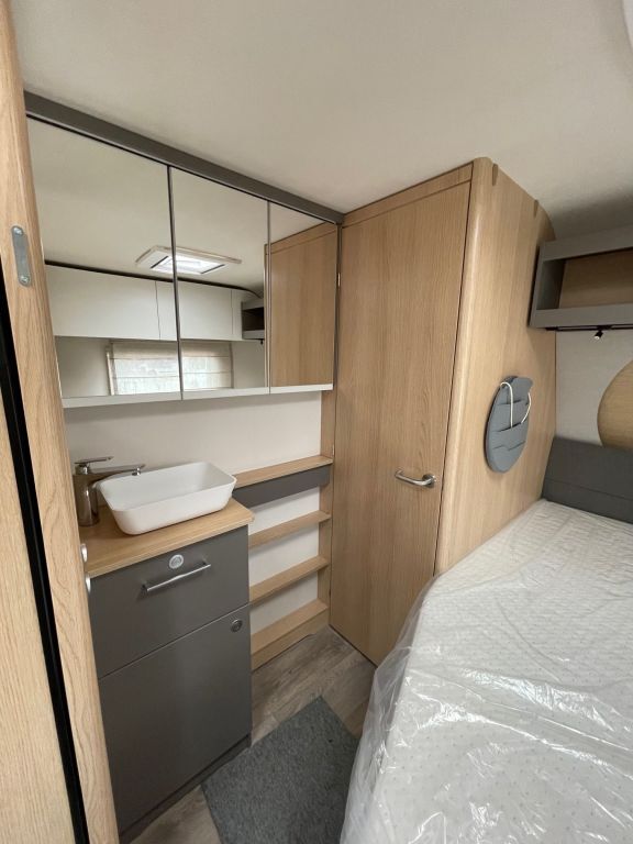 LMC 480 D mit Dachklimaanlag, Radträger Ansicht 19 für Fahrzeugdetailseite