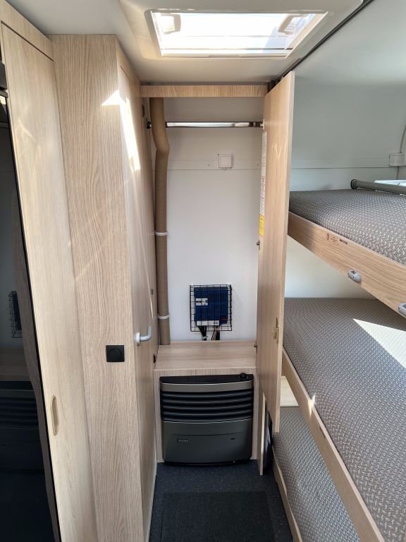 ADRIA 522 PT 3er Stockbetten Ansicht 22 für Fahrzeugdetailseite