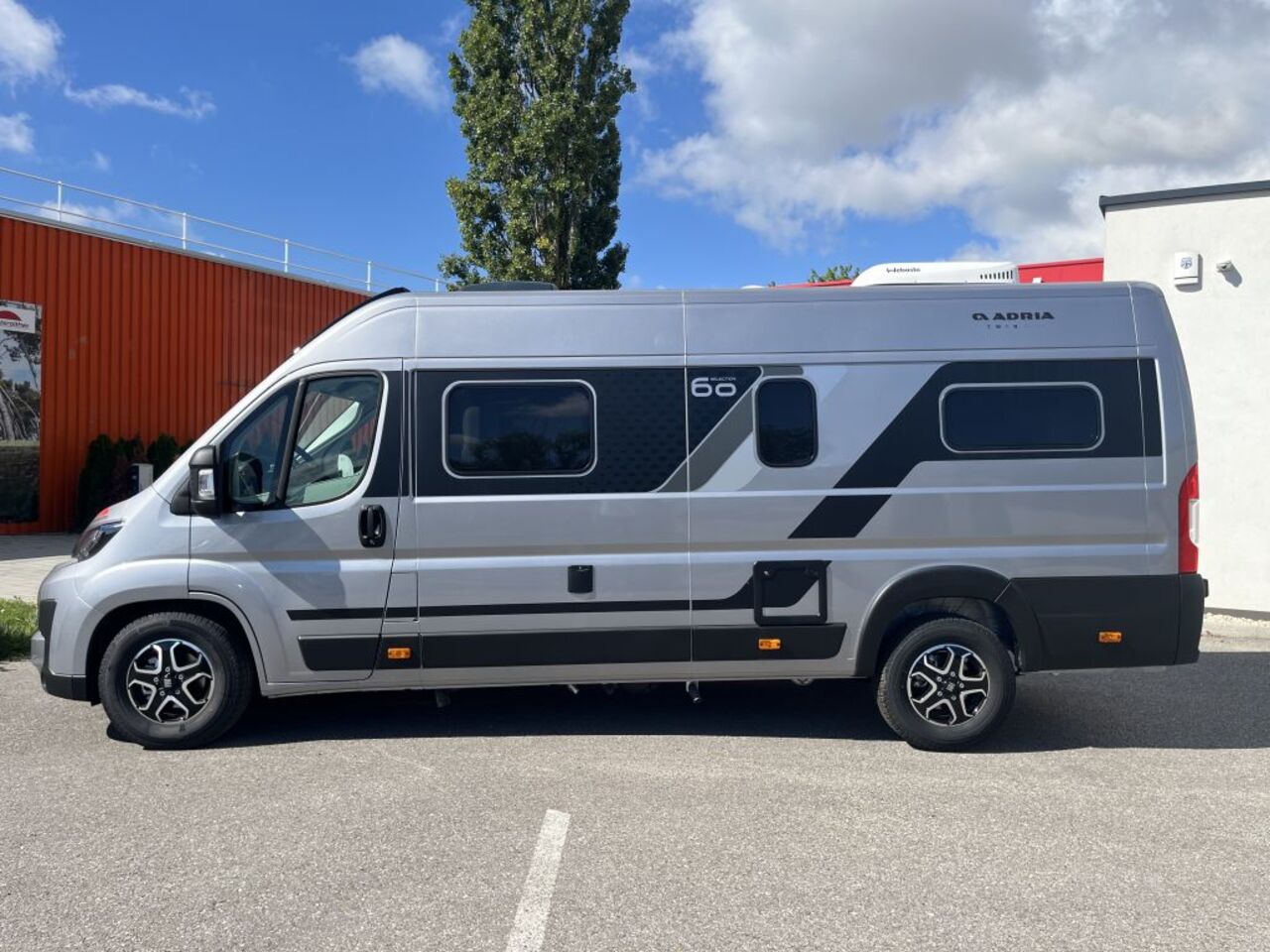 ADRIA 640 SGX 60 Years - Jubiläumsmodell - Automatik Ansicht 5 für Fahrzeugdetailseite