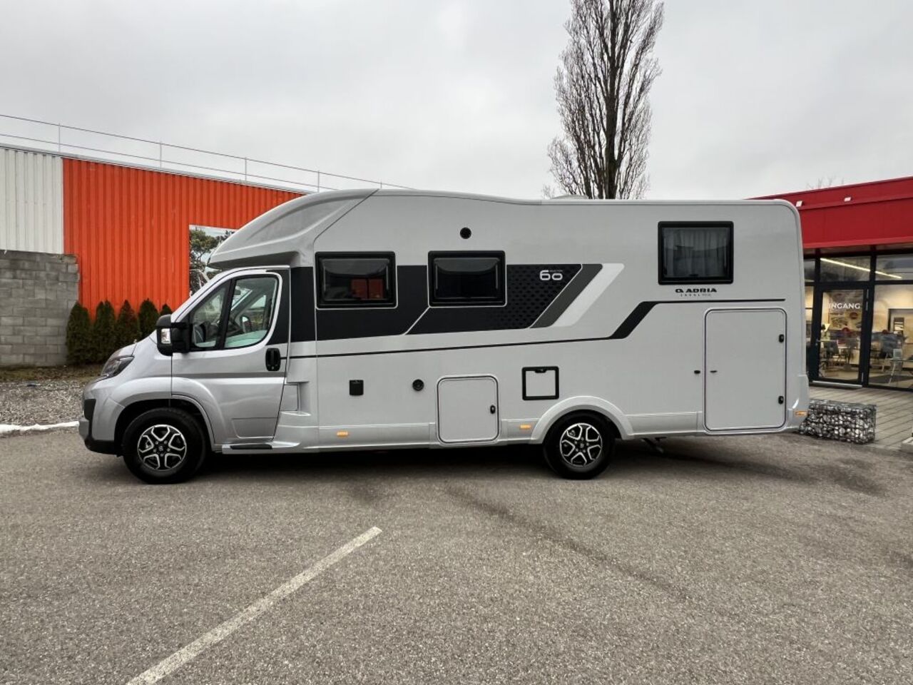 ADRIA 670 DL 60 Years -- AUTOMATIC -- Ansicht 4 für Fahrzeugdetailseite