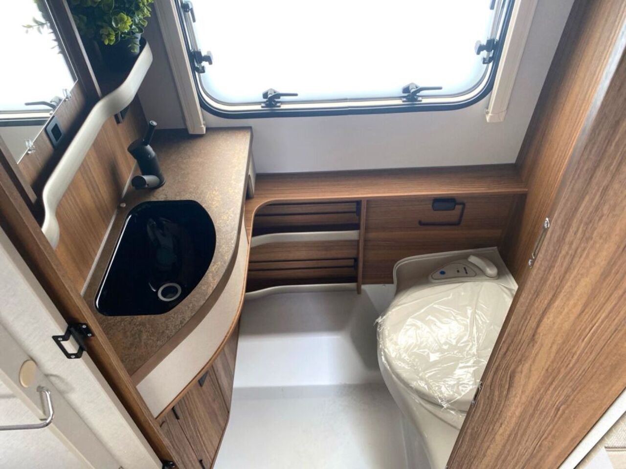 HYMER-ERIBA 540 Sie sparen  7400,- Ansicht 11 für Fahrzeugdetailseite