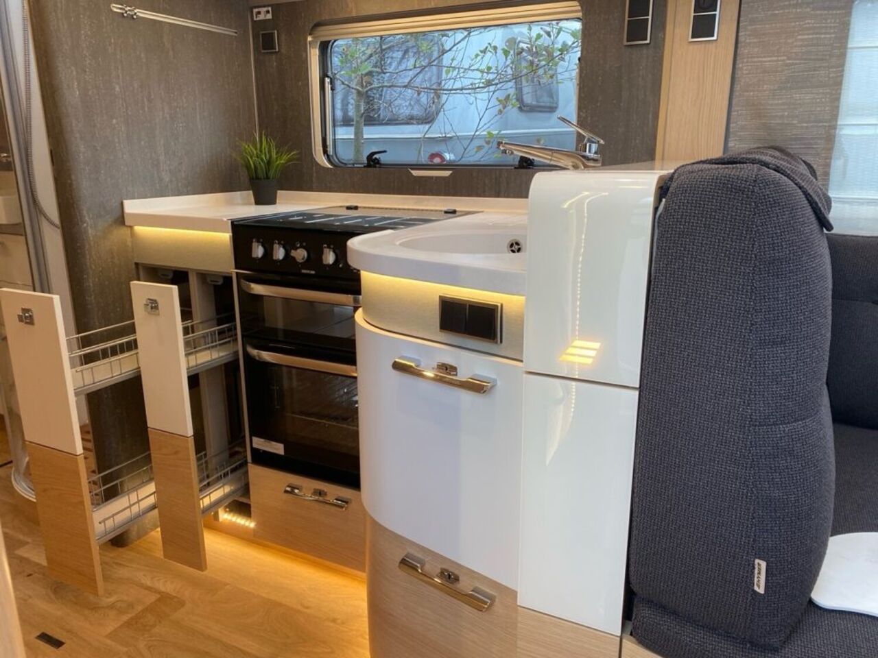 HYMER-ERIBA I 880 +++ Zufriedenheitsgarantie +++ Ansicht 12 für Fahrzeugdetailseite