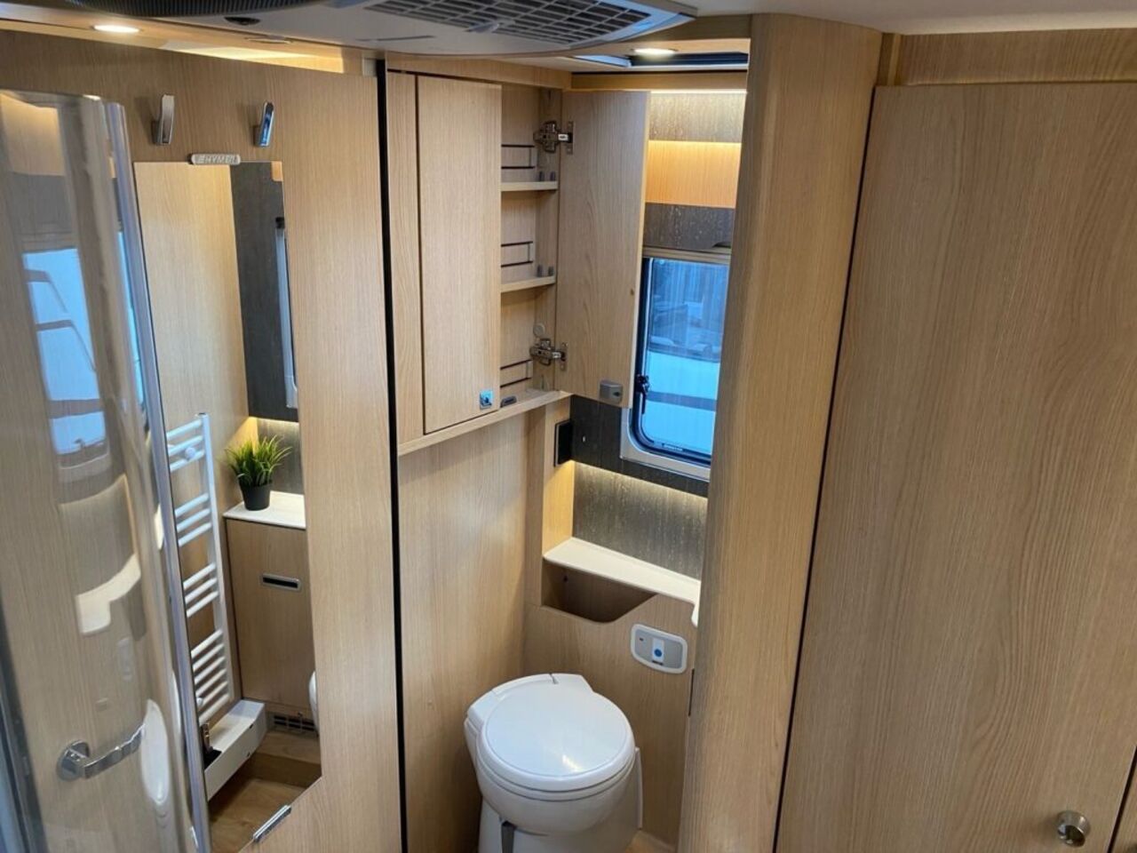 HYMER-ERIBA I 880 +++ Zufriedenheitsgarantie +++ Ansicht 15 für Fahrzeugdetailseite