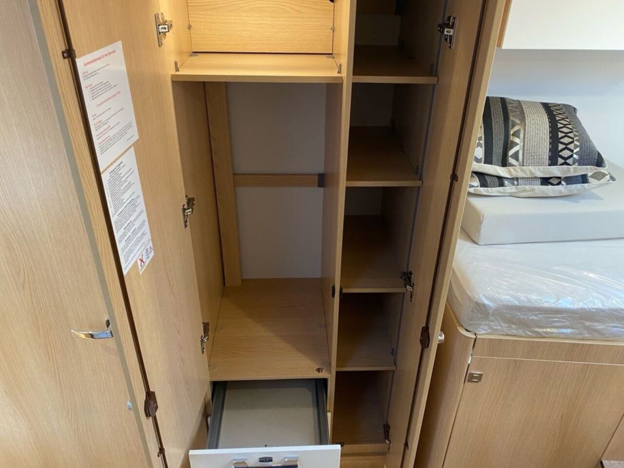 HYMER-ERIBA I 880 +++ Zufriedenheitsgarantie +++ Ansicht 19 für Fahrzeugdetailseite