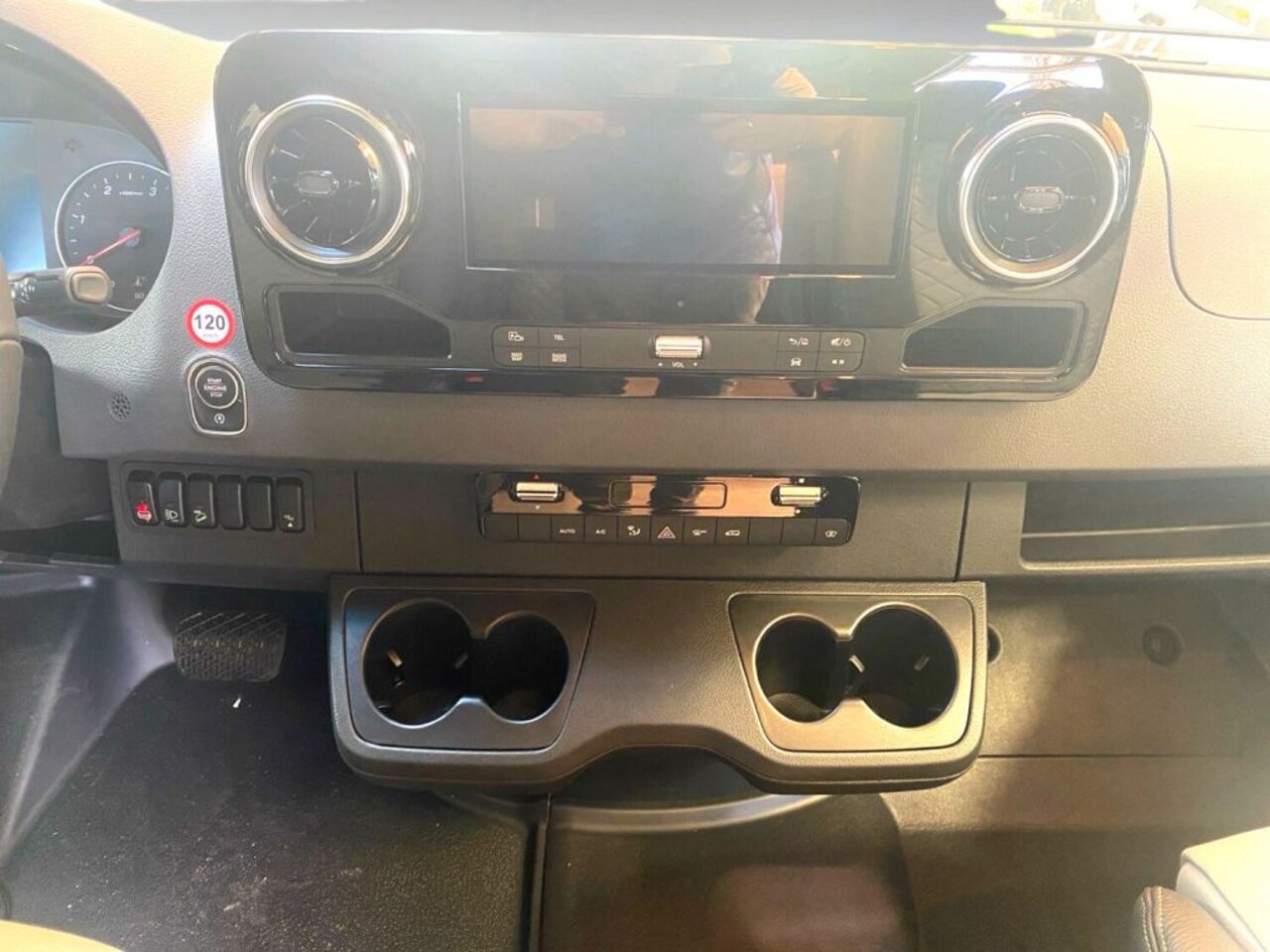 HYMER-ERIBA Grand Canyon S CrossOver  !!! Abverkauf Vorführwagen !!! Ansicht 7 für Fahrzeugdetailseite