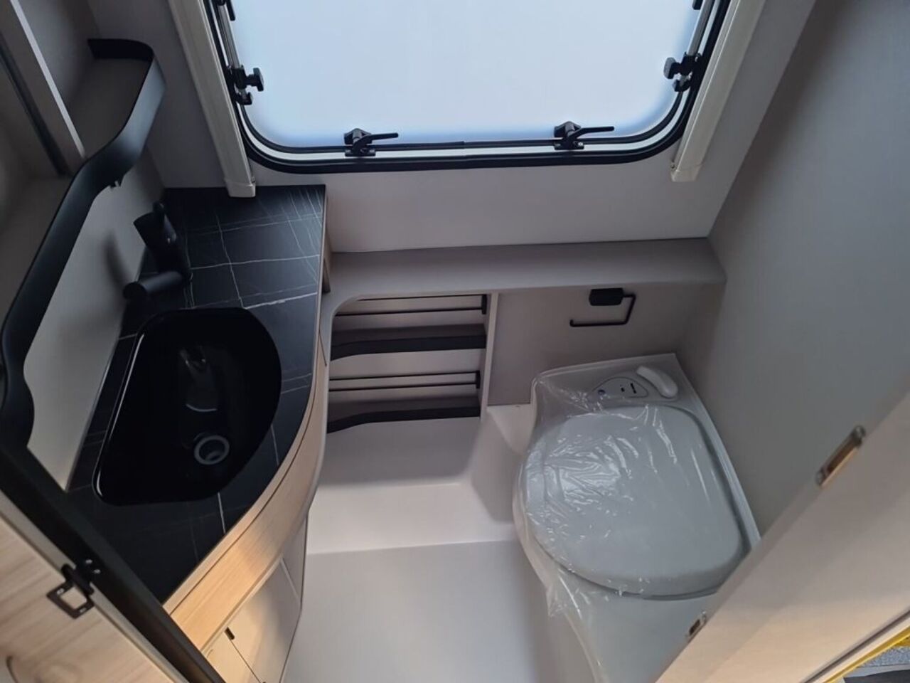 HYMER-ERIBA 542 +++ Messewochen +++ Ansicht 16 für Fahrzeugdetailseite