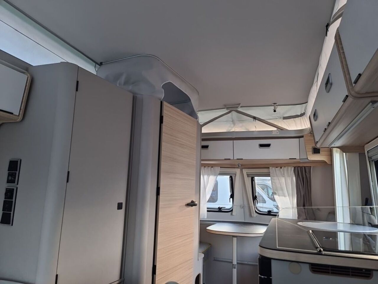 HYMER-ERIBA 542 +++ Messewochen +++ Ansicht 19 für Fahrzeugdetailseite