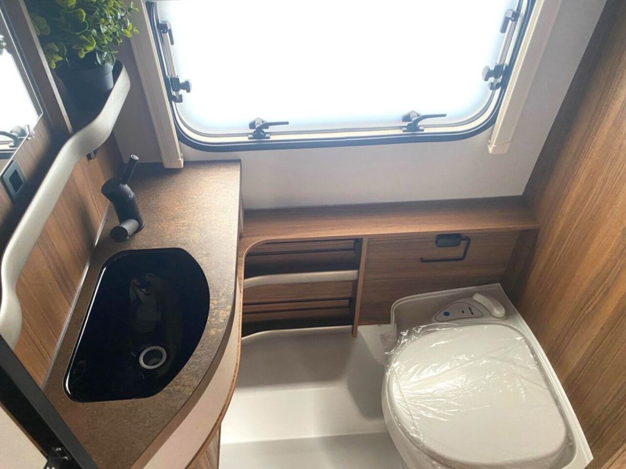 HYMER-ERIBA 430  !!! Abverkauf Vorführwagen !!! Ansicht 13 für Fahrzeugdetailseite