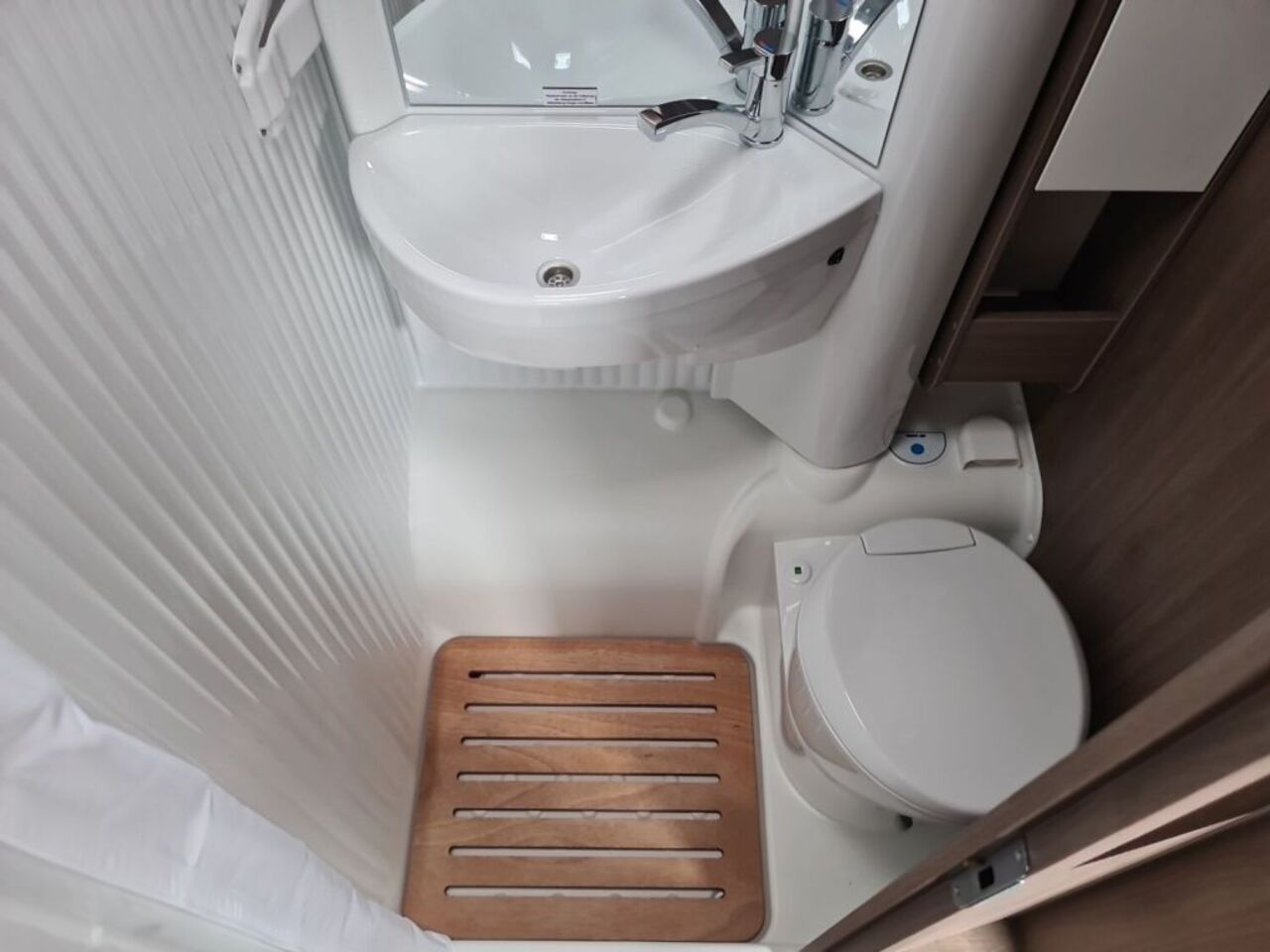 CARADO V132 Pro+ +++ Zufriedenheitsgarantie +++ Ansicht 15 für Fahrzeugdetailseite