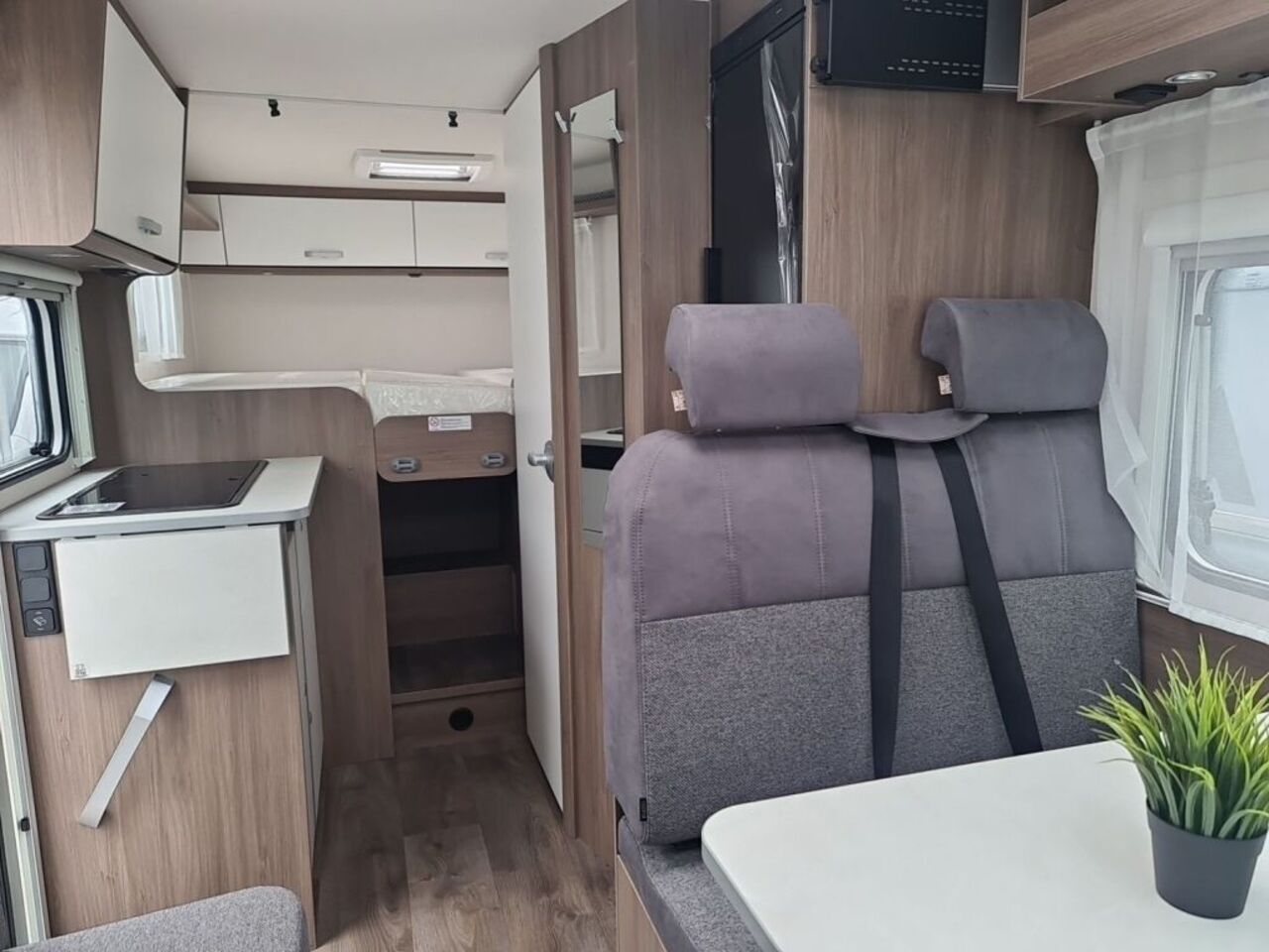 CARADO V347 pro + Ihr Vorteil. Unser Service. Ansicht 21 für Fahrzeugdetailseite