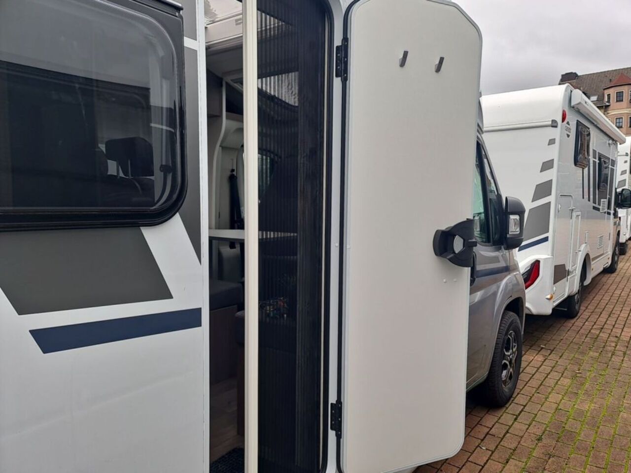 CARADO V347 pro + Ihr Vorteil. Unser Service. Ansicht 24 für Fahrzeugdetailseite