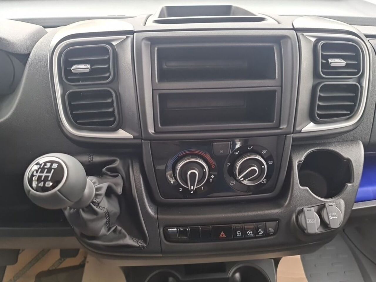 CARADO 338 pro+ Ihr Vorteil. Unser Service. Ansicht 21 für Fahrzeugdetailseite