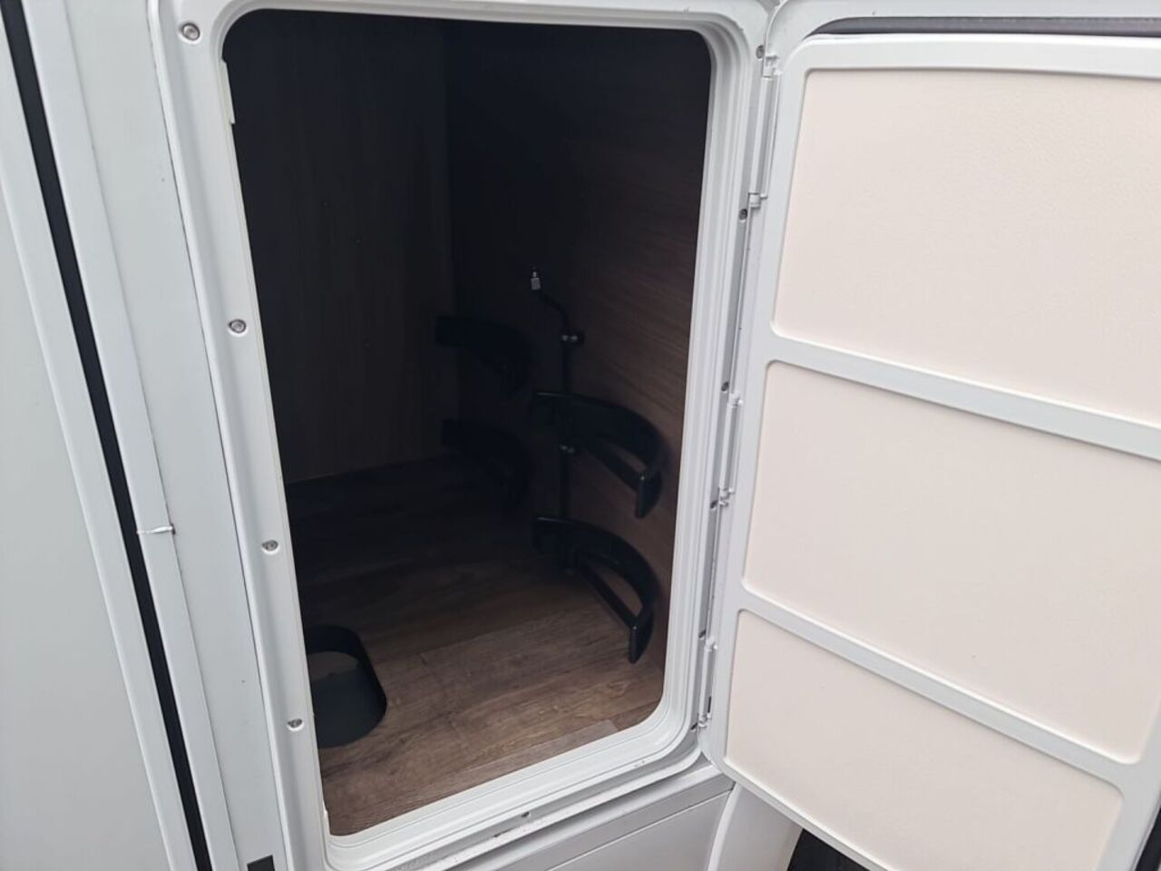 CARADO 338 pro+ Ihr Vorteil. Unser Service. Ansicht 24 für Fahrzeugdetailseite