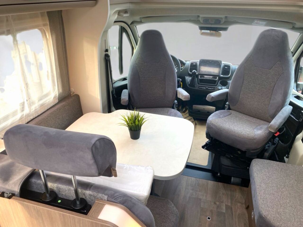 CARADO 447 Pro+ +++ Messewochen +++ Ansicht 11 für Fahrzeugdetailseite