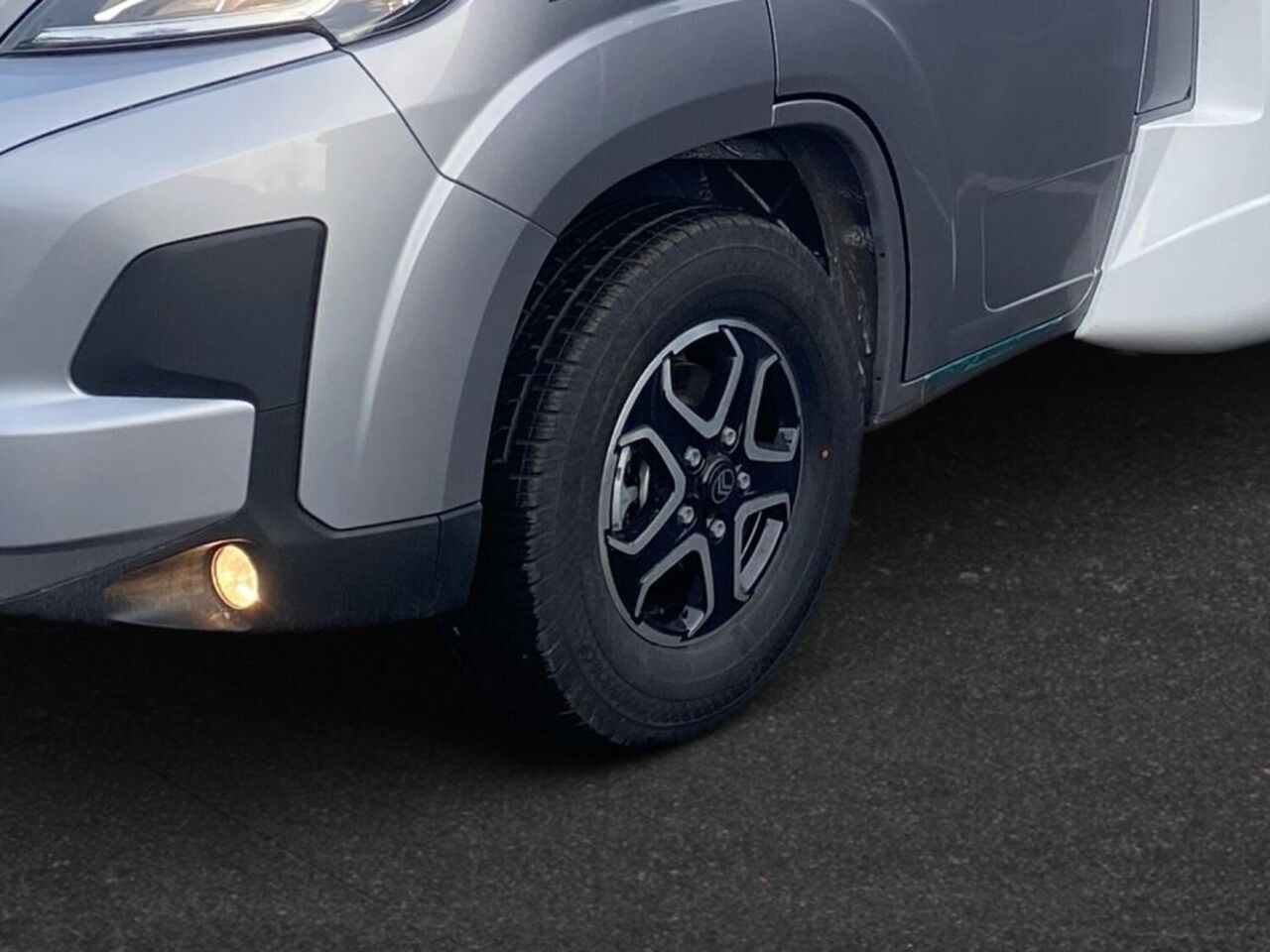 CARADO 447 Pro+ +++ Messewochen +++ Ansicht 6 für Fahrzeugdetailseite