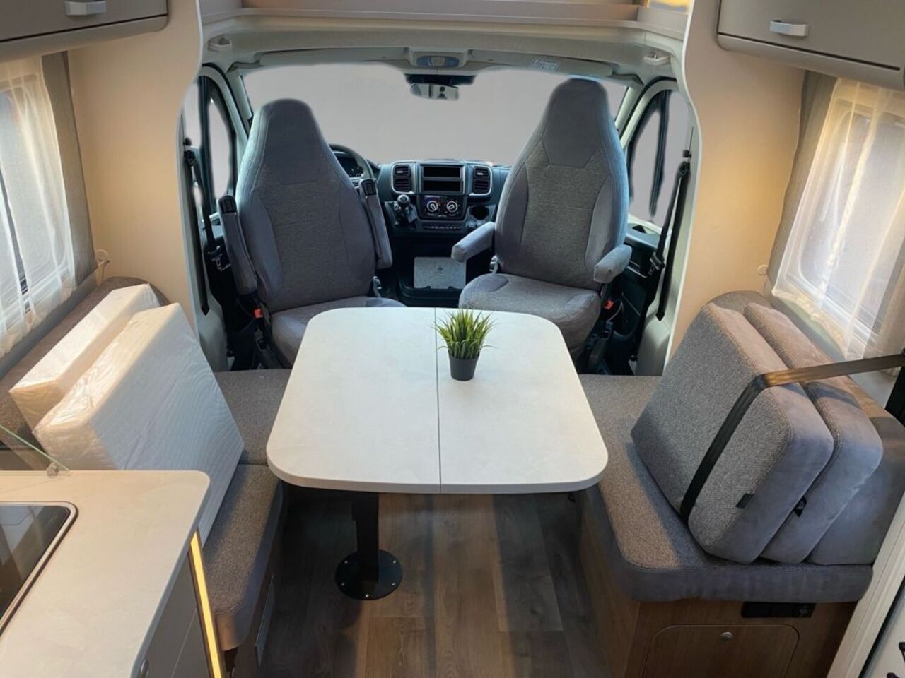 CARADO 457 Pro+ +++ Messewochen +++ Ansicht 11 für Fahrzeugdetailseite