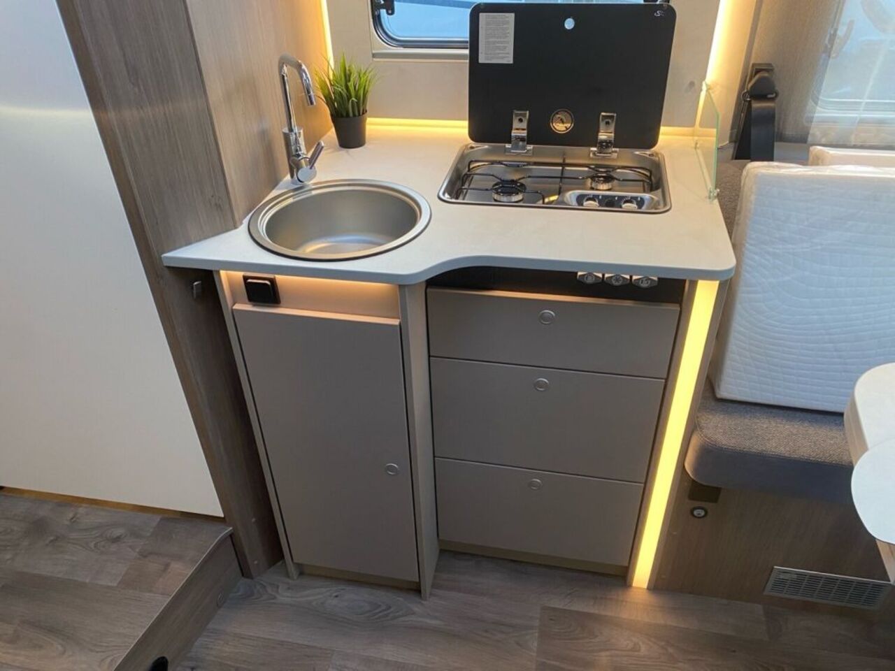 CARADO 457 Pro+ +++ Messewochen +++ Ansicht 13 für Fahrzeugdetailseite