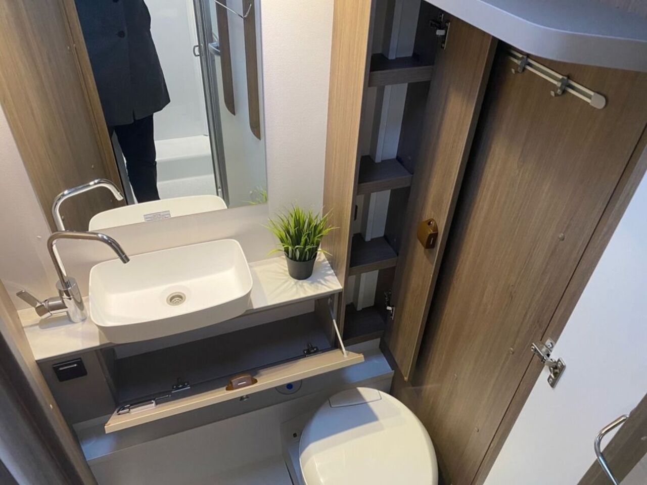 CARADO 457 Pro+ +++ Messewochen +++ Ansicht 16 für Fahrzeugdetailseite