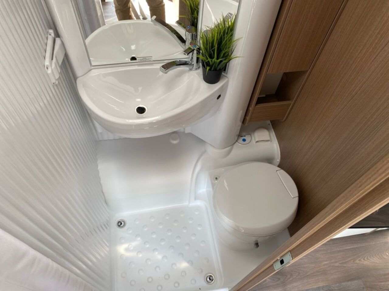 CARADO 461 +++ Messewochen +++ Ansicht 15 für Fahrzeugdetailseite