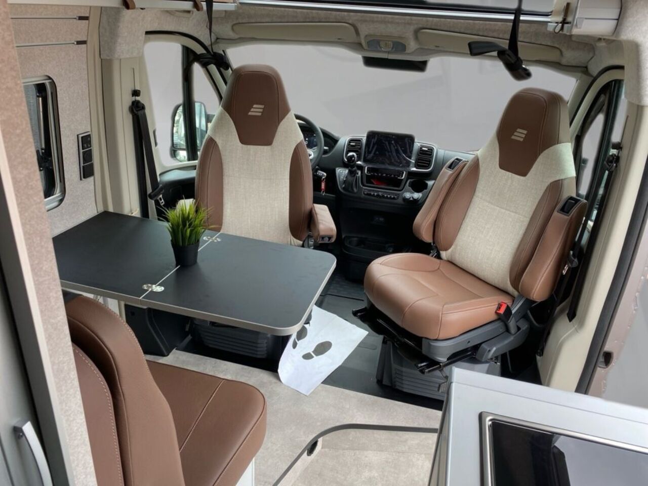 HYMER-ERIBA Grand Canyon +++ Messewochen +++ Ansicht 10 für Fahrzeugdetailseite