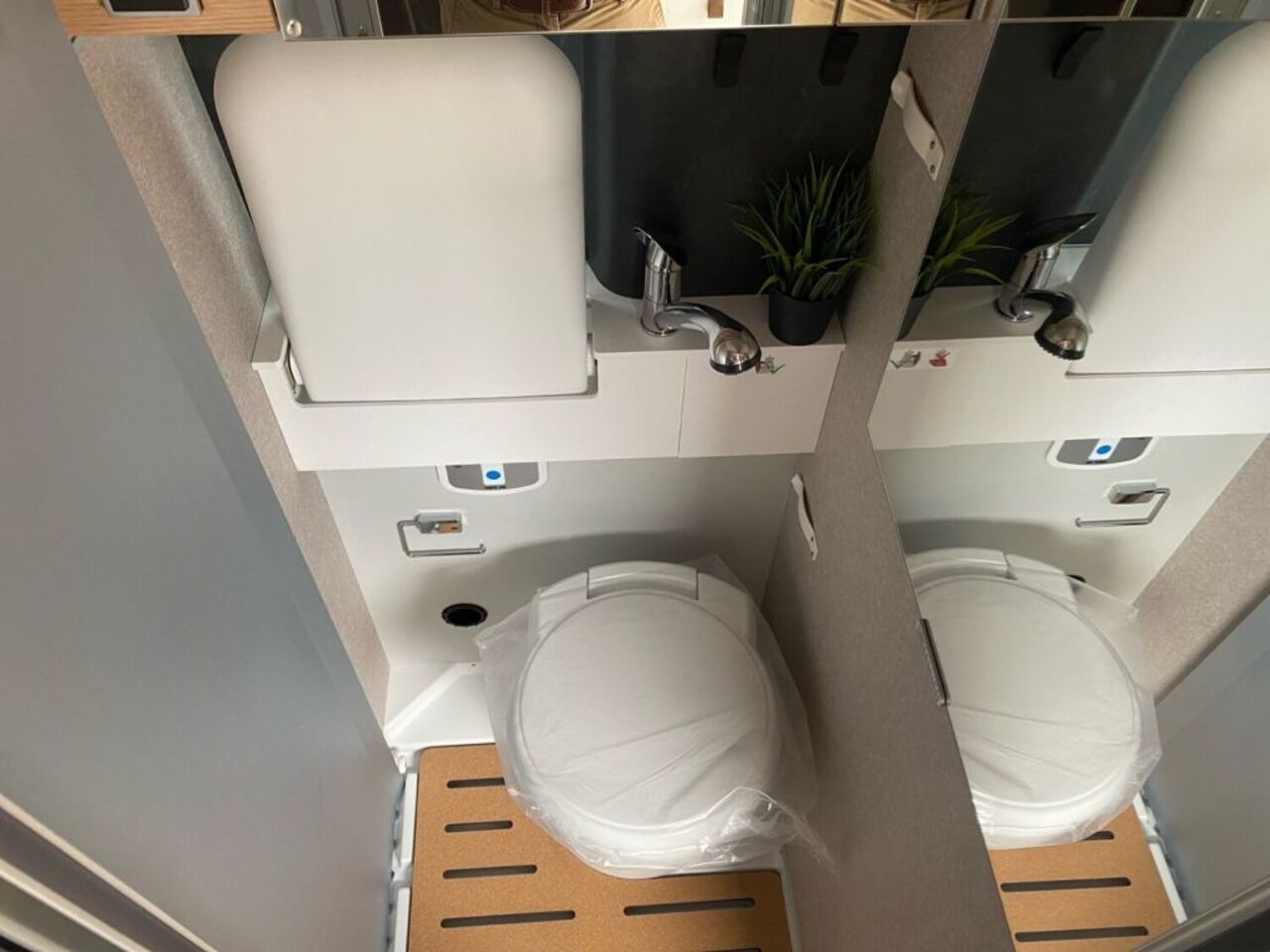 HYMER-ERIBA Grand Canyon +++ Messewochen +++ Ansicht 15 für Fahrzeugdetailseite