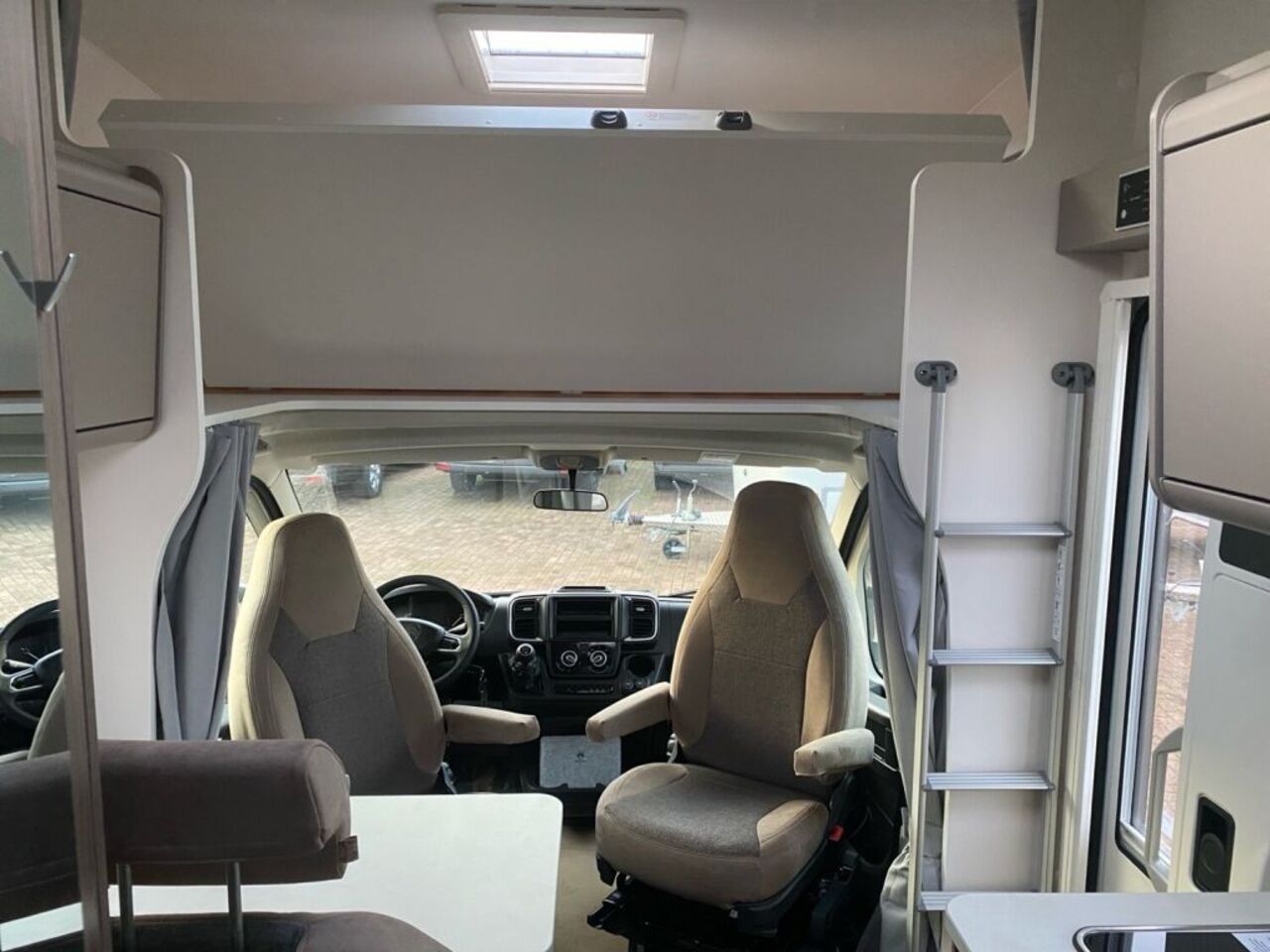 CARADO 132 PRO +++ Messewochen +++ Ansicht 18 für Fahrzeugdetailseite