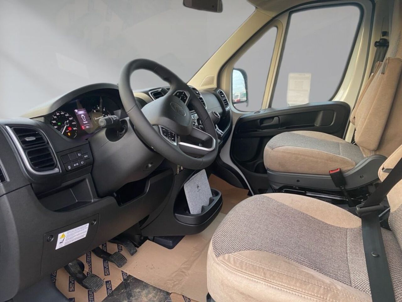 CARADO 132 PRO +++ Messewochen +++ Ansicht 7 für Fahrzeugdetailseite