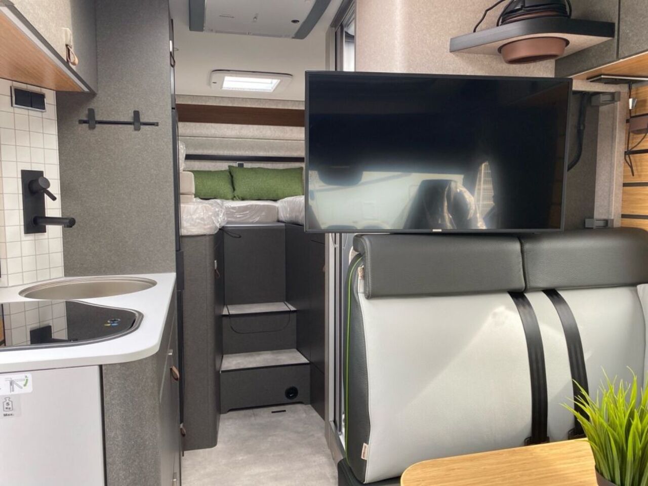 HYMER-ERIBA 570 CrossOver 3 Jahre EHG Anschlußgarantie Ansicht 21 für Fahrzeugdetailseite