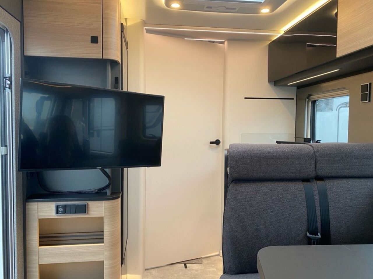 HYMER-ERIBA I 680 +++ Zufriedenheitsgarantie +++ Ansicht 15 für Fahrzeugdetailseite