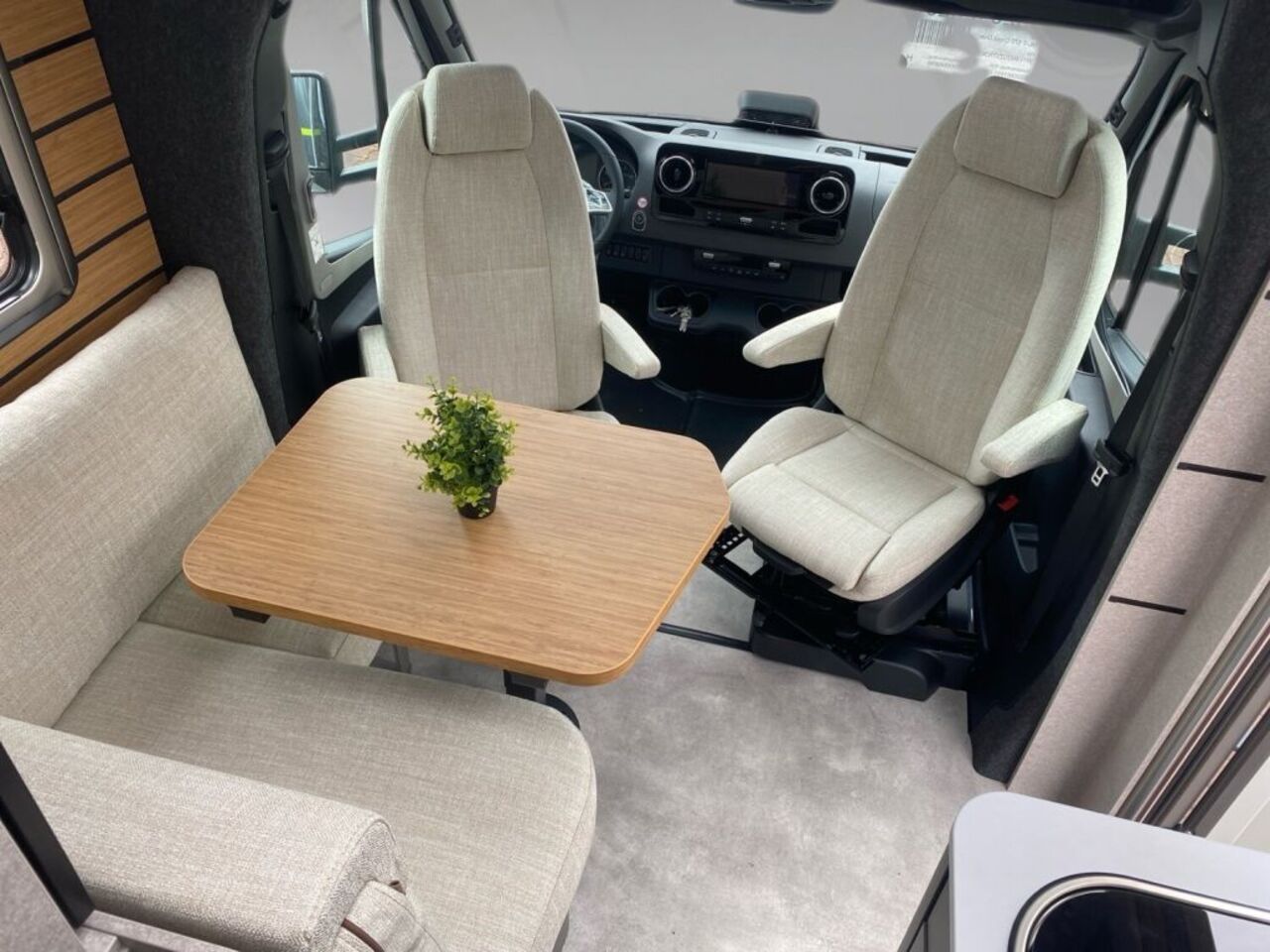 HYMER-ERIBA 570 CrossOver Top Angebot! Ansicht 10 für Fahrzeugdetailseite