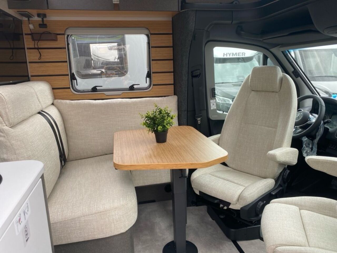 HYMER-ERIBA 570 CrossOver Top Angebot! Ansicht 11 für Fahrzeugdetailseite