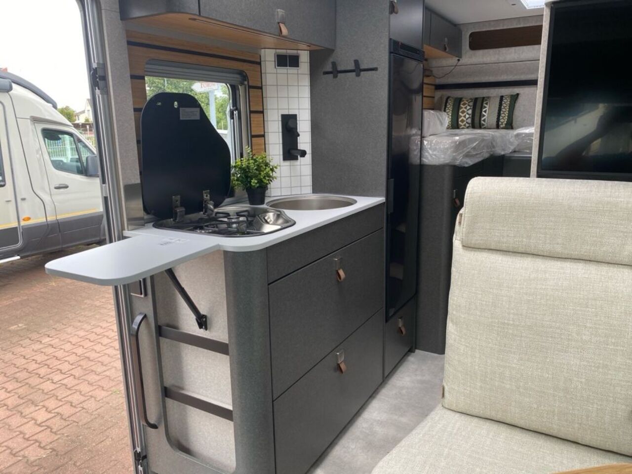 HYMER-ERIBA 570 CrossOver Top Angebot! Ansicht 12 für Fahrzeugdetailseite