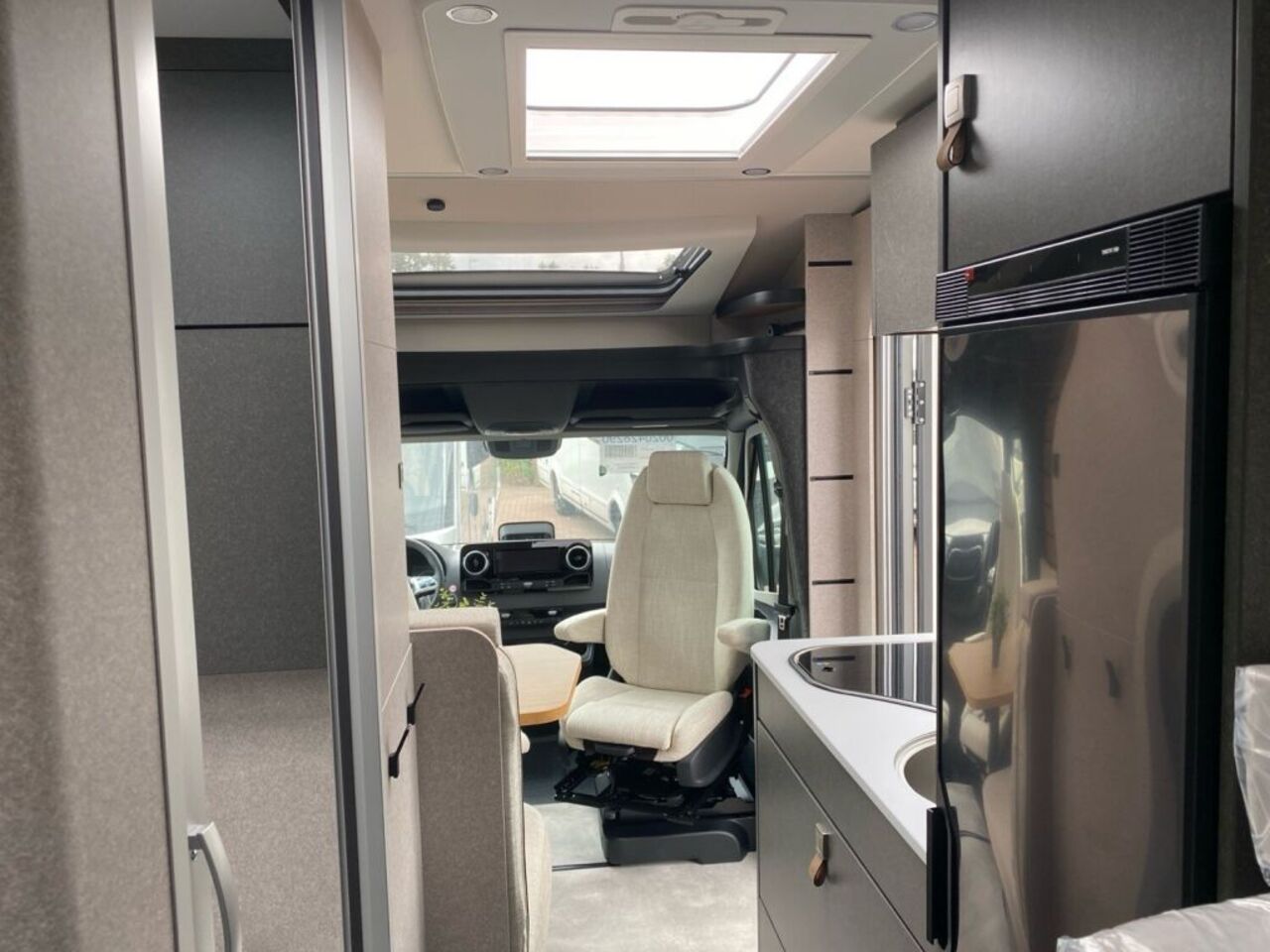 HYMER-ERIBA 570 CrossOver Top Angebot! Ansicht 17 für Fahrzeugdetailseite