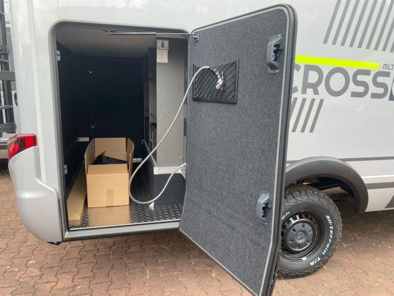 HYMER-ERIBA 570 CrossOver Top Angebot! Ansicht 21 für Fahrzeugdetailseite