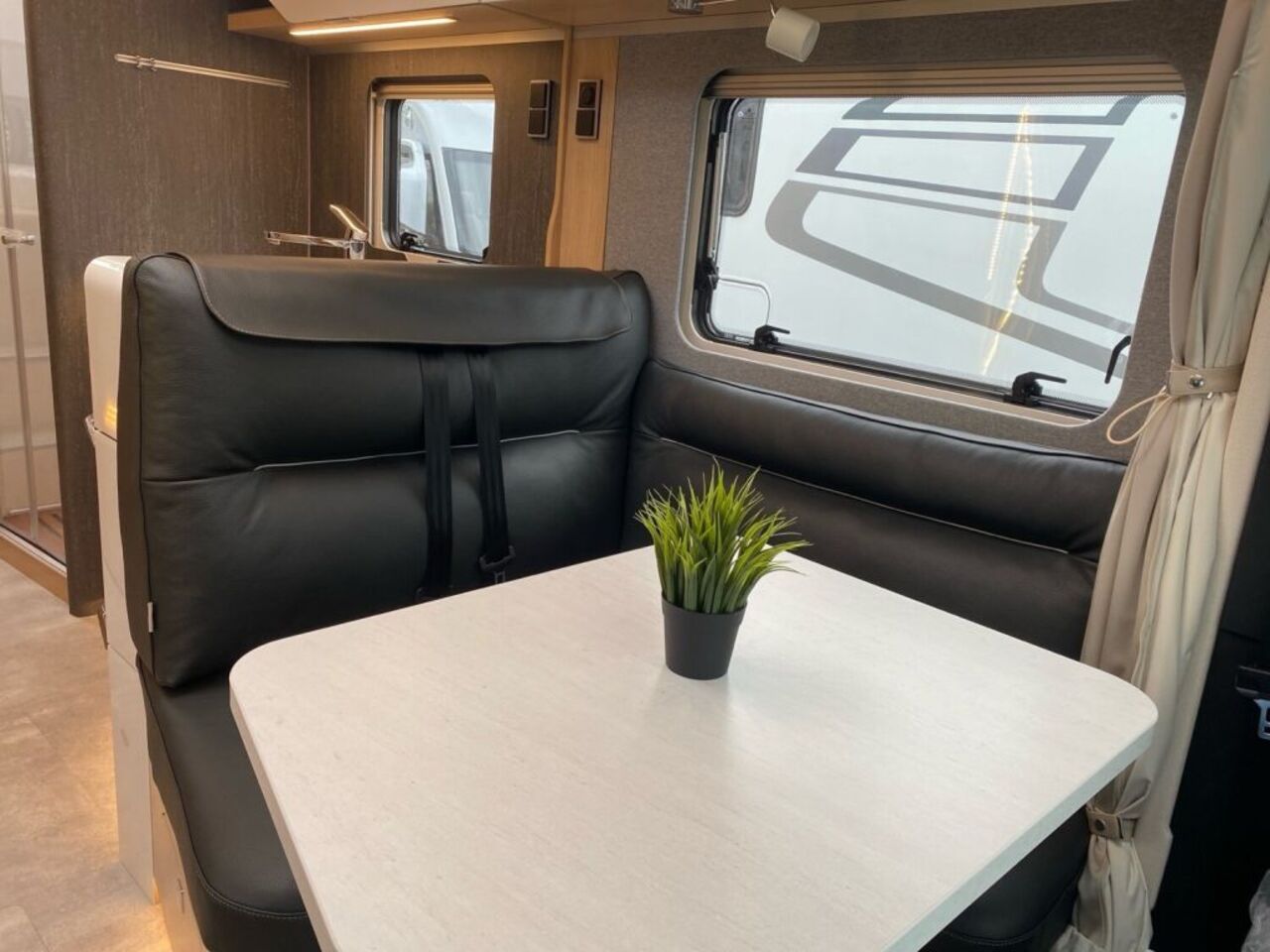 HYMER-ERIBA T 780 BlackLine +++ Messewochen +++ Ansicht 10 für Fahrzeugdetailseite