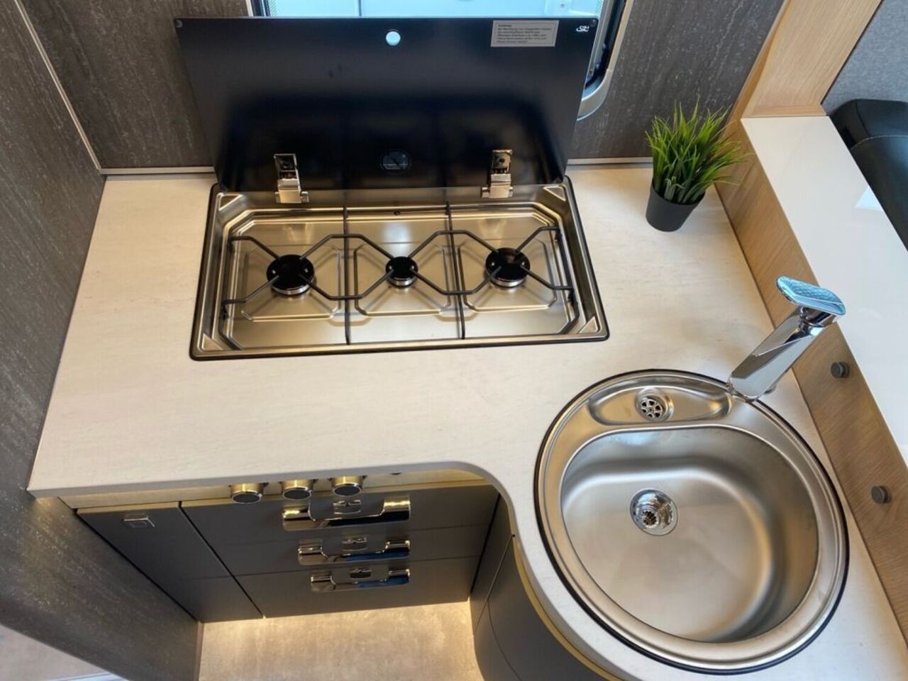 HYMER-ERIBA T 780 BlackLine +++ Messewochen +++ Ansicht 12 für Fahrzeugdetailseite