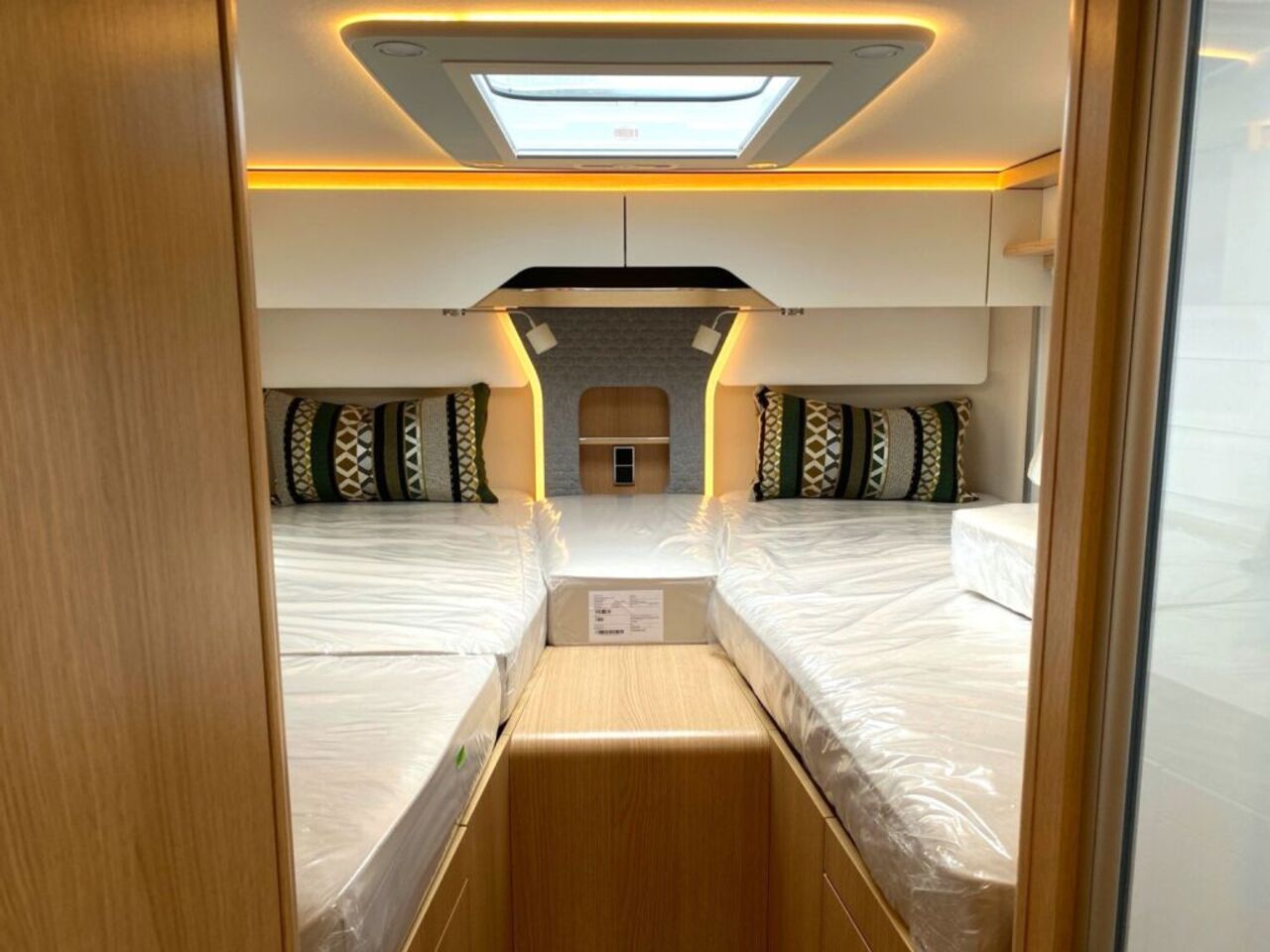 HYMER-ERIBA T 780 BlackLine +++ Messewochen +++ Ansicht 15 für Fahrzeugdetailseite