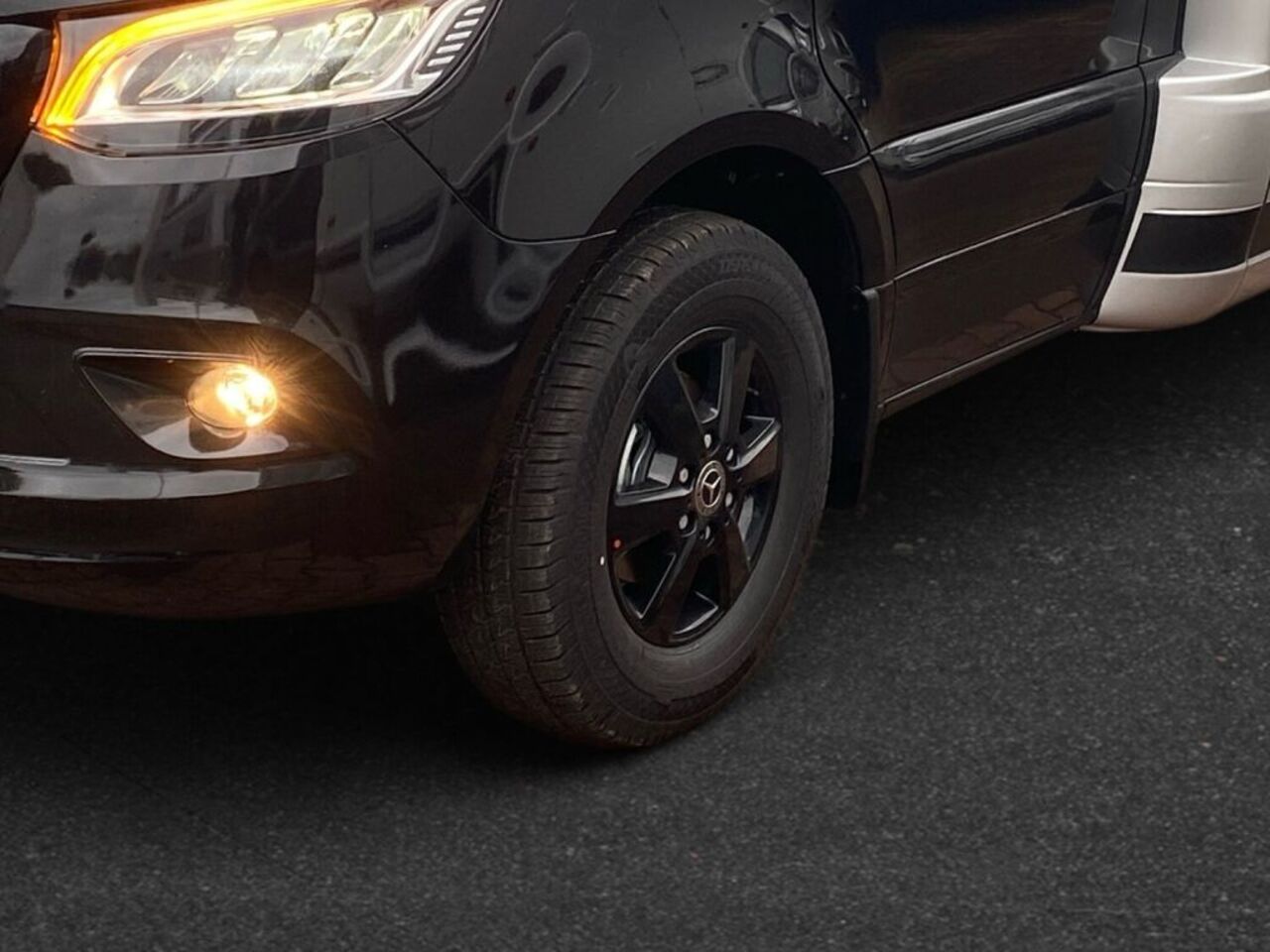 HYMER-ERIBA T 780 BlackLine +++ Messewochen +++ Ansicht 5 für Fahrzeugdetailseite