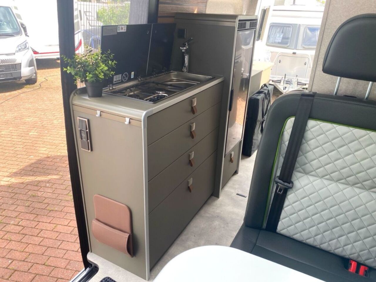 HYMER-ERIBA Grand Canyon S 600 CrossOver CARAVAN SALON DEAL Ansicht 13 für Fahrzeugdetailseite