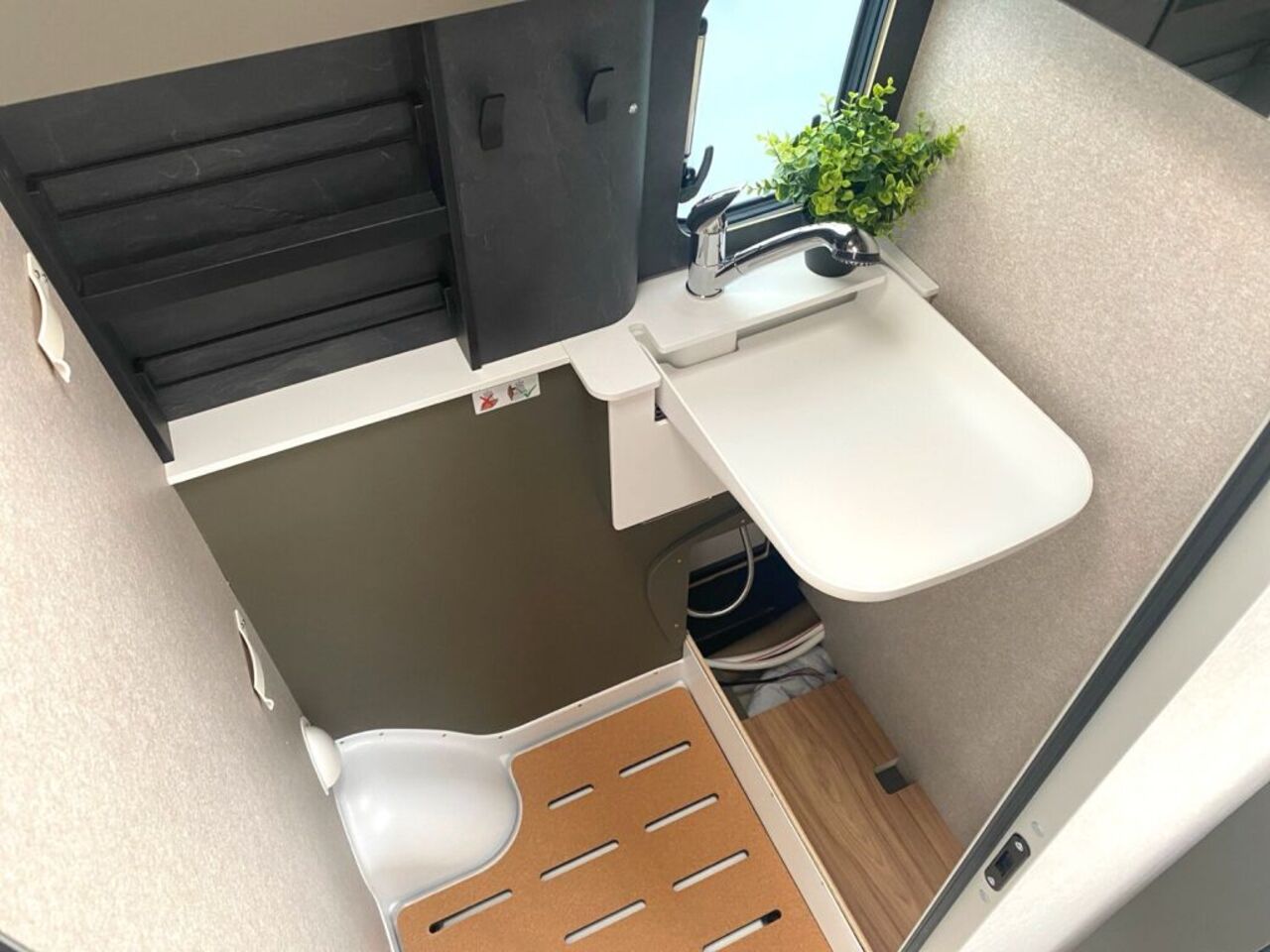 HYMER-ERIBA Grand Canyon S 600 CrossOver CARAVAN SALON DEAL Ansicht 15 für Fahrzeugdetailseite
