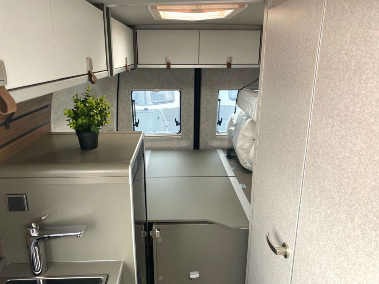 HYMER-ERIBA Grand Canyon S 600 CrossOver CARAVAN SALON DEAL Ansicht 17 für Fahrzeugdetailseite