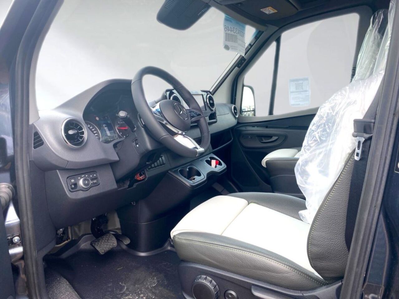 HYMER-ERIBA Grand Canyon S 600 CrossOver CARAVAN SALON DEAL Ansicht 6 für Fahrzeugdetailseite