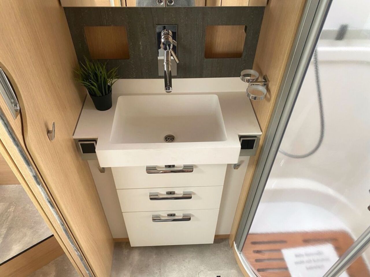 HYMER-ERIBA I 890 BlackLine ALDE WW Heizung Ansicht 17 für Fahrzeugdetailseite